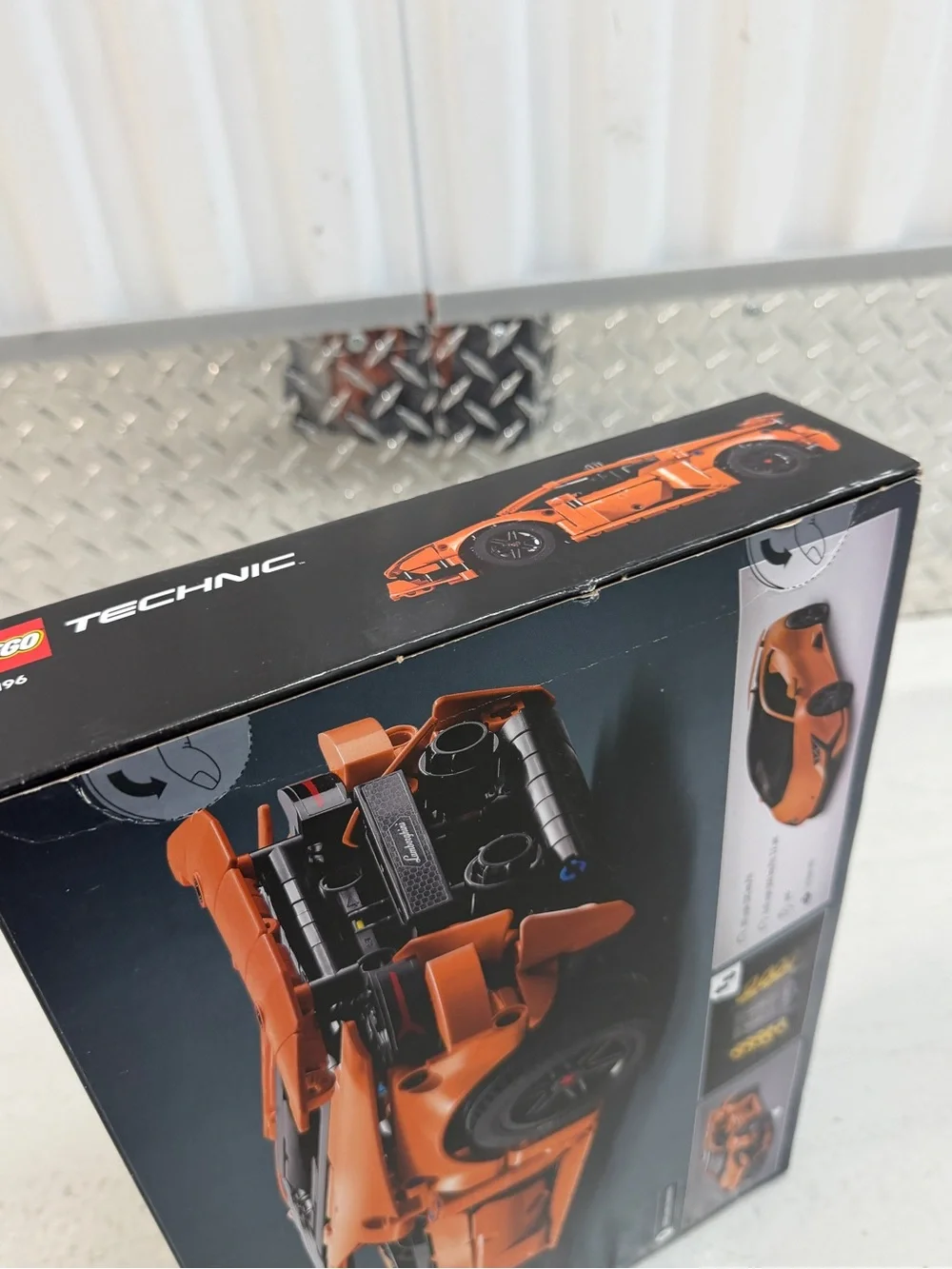 LEGO Technic Lamborghini Huracán Tecnica Orange (42196) building set. New